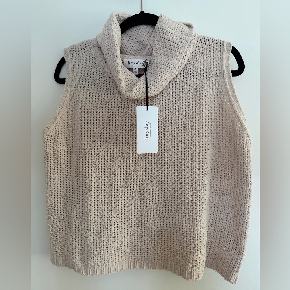 NWT heyday Cream Knit Sleeveless Turtleneck Sweater. Size M. Soft Lightweight